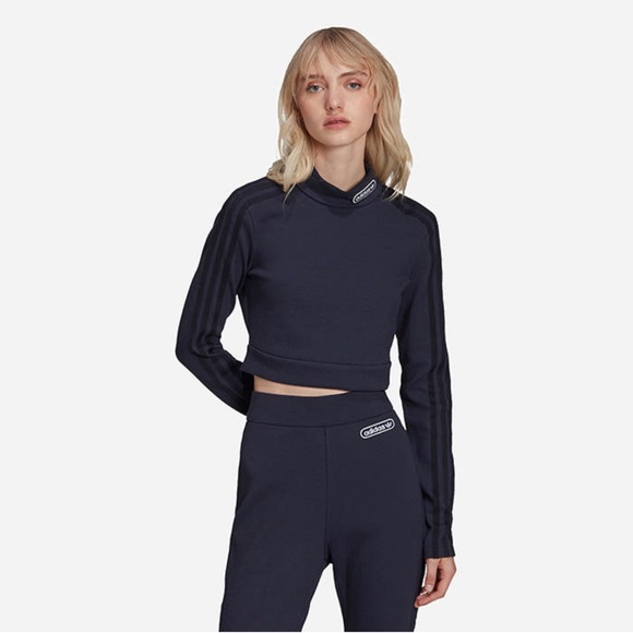 Adidas retro track suit - Picture 3 of 14